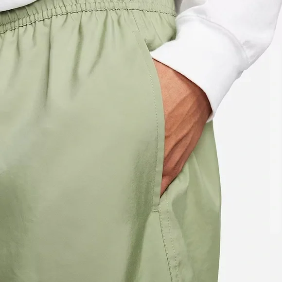 Nike Men’s Standard Fit Shorts – Green - Picture 3 of 6